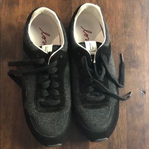 💠Ellen Degeneres Sneakers 💠